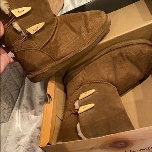 Brown bear paw boots